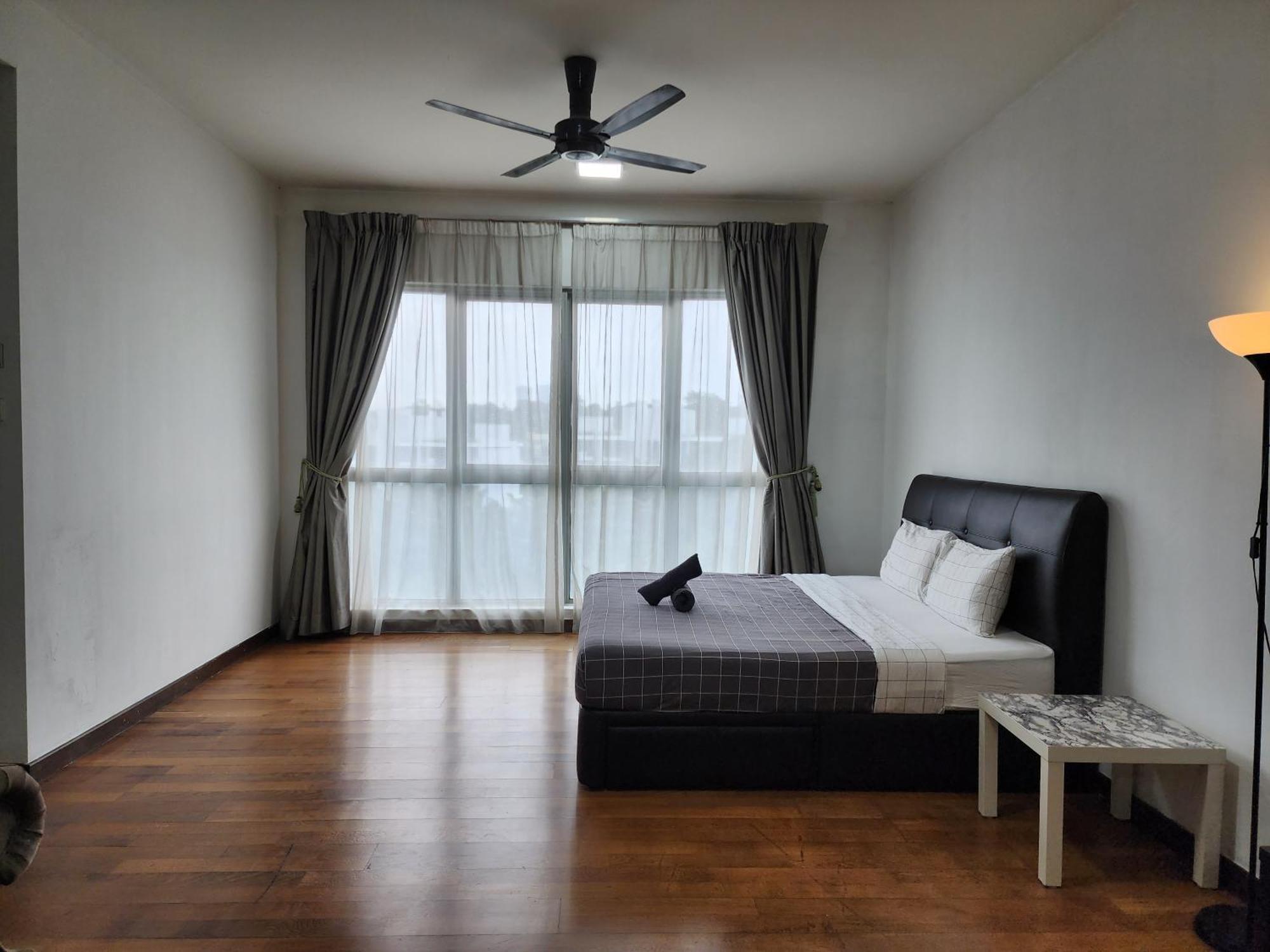 Regalia Couples Klcc Apartment *
