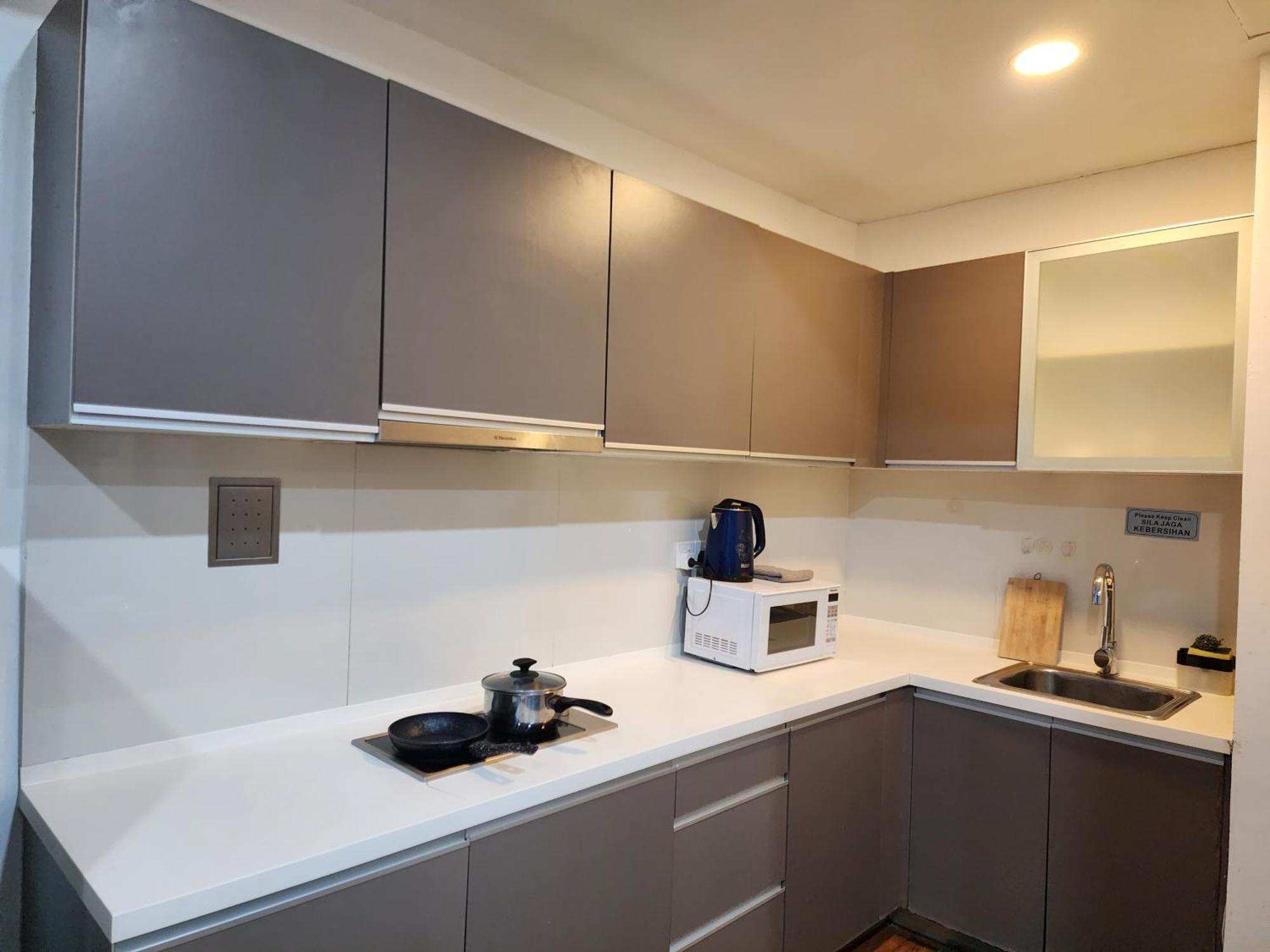 Regalia Couples Klcc Apartment *