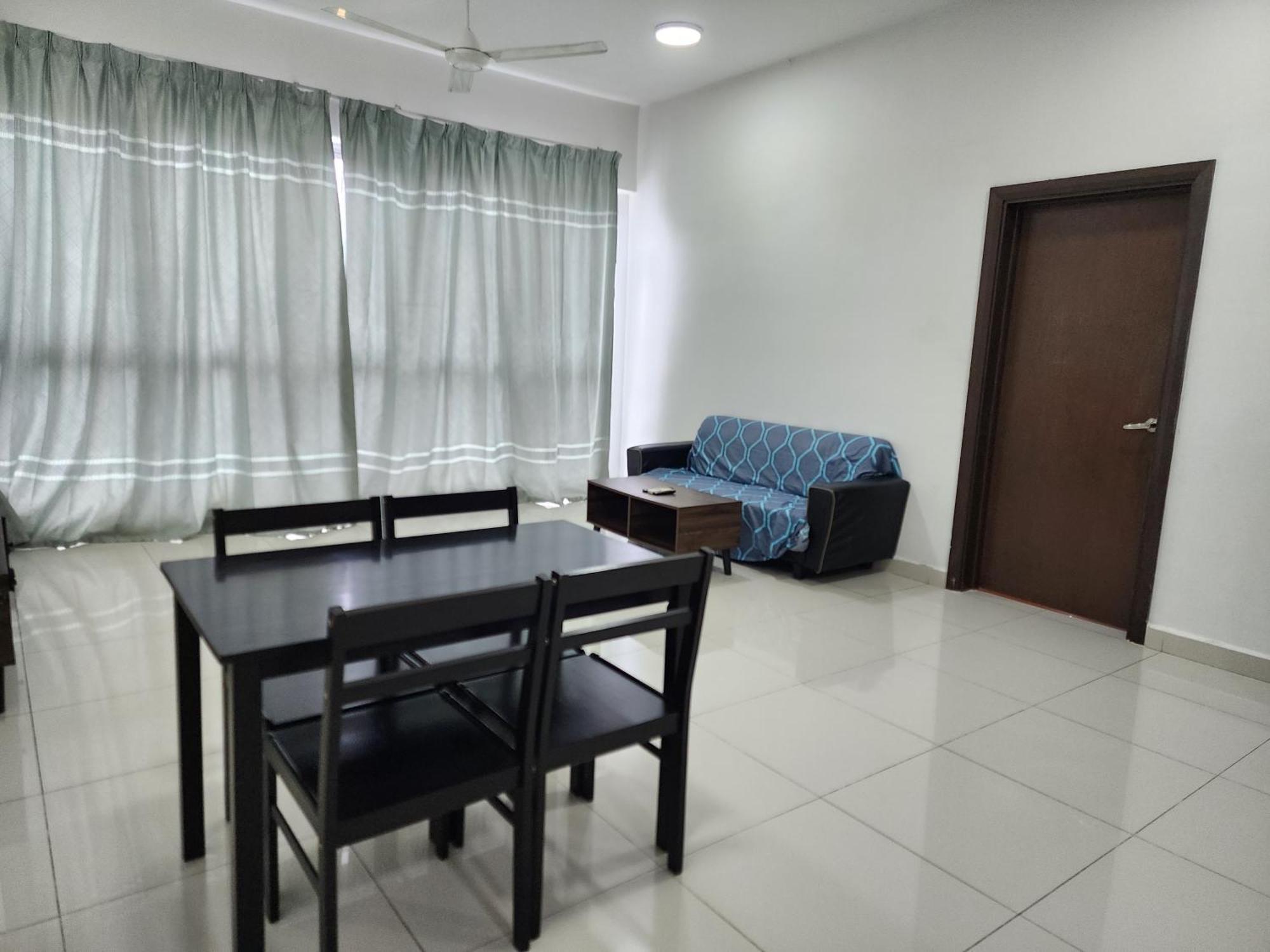 Regalia Couples Klcc Apartment